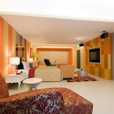 Harport Motel Каосюн Екстериор снимка