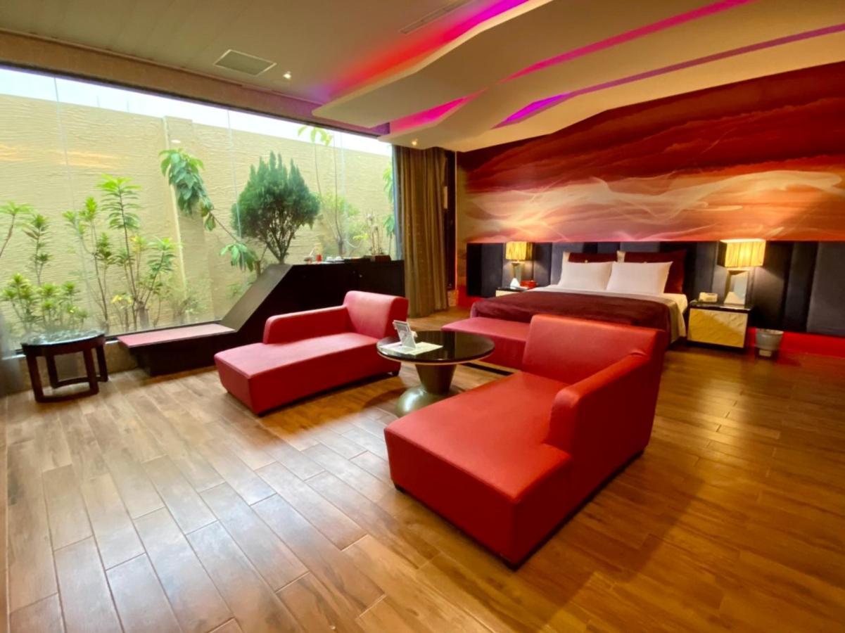 Harport Motel Каосюн Екстериор снимка