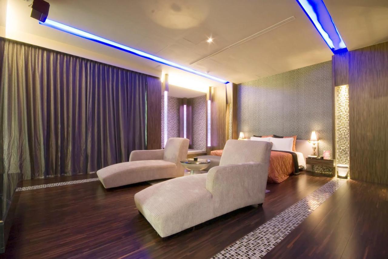 Harport Motel Каосюн Екстериор снимка
